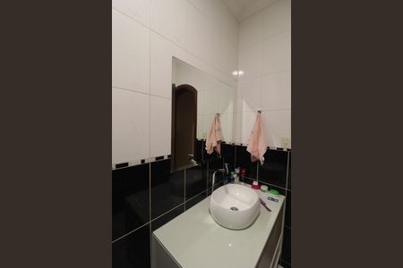 Casa à venda com 126m², 3 quartos e 2 vagasBanheiro 2