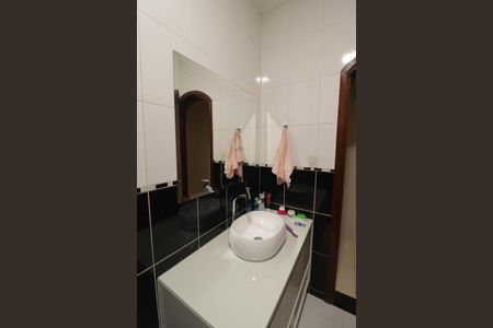 Casa à venda com 126m², 3 quartos e 2 vagasBanheiro 2