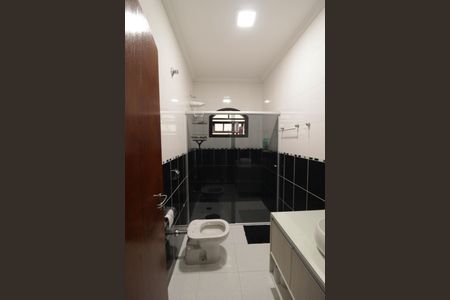 Casa à venda com 126m², 3 quartos e 2 vagasBanheiro 2