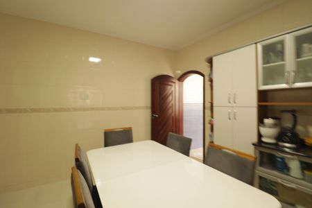 Casa à venda com 126m², 3 quartos e 2 vagasCozinha