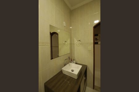 Casa à venda com 126m², 3 quartos e 2 vagasBanheiro 1 