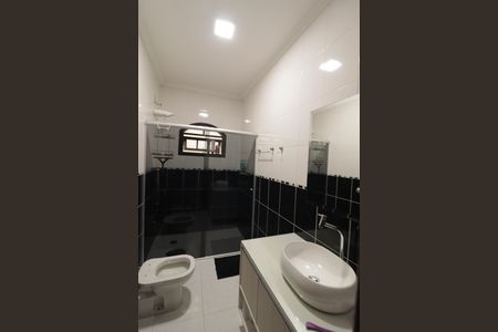 Casa à venda com 126m², 3 quartos e 2 vagasBanheiro 2