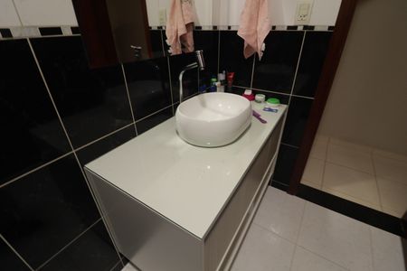 Casa à venda com 126m², 3 quartos e 2 vagasBanheiro 2