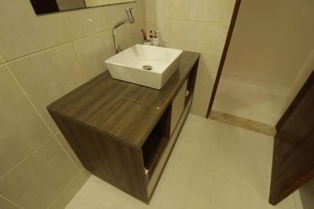 Casa à venda com 126m², 3 quartos e 2 vagasBanheiro 1 