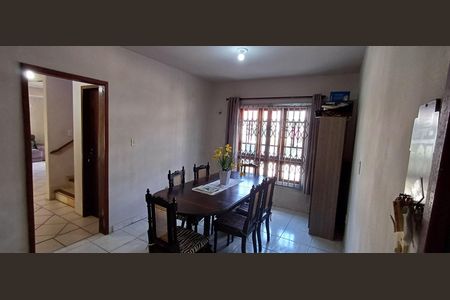 Casa para alugar com 248m², 5 quartos e 1 vaga Casa para alugar com 248m², 5 quartos e 1 vagaSala de Jantar