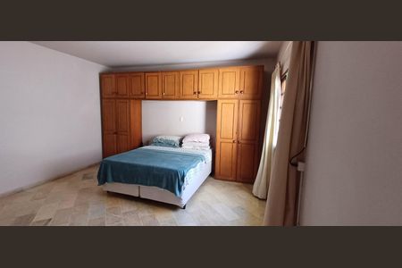 Casa para alugar com 248m², 5 quartos e 1 vaga Casa para alugar com 248m², 5 quartos e 1 vagaSuíte