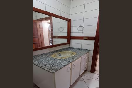 Casa para alugar com 248m², 5 quartos e 1 vaga Casa para alugar com 248m², 5 quartos e 1 vagaLavabo