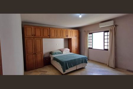 Casa para alugar com 248m², 5 quartos e 1 vaga Casa para alugar com 248m², 5 quartos e 1 vagaSuíte