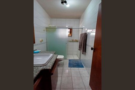 Casa para alugar com 248m², 5 quartos e 1 vaga Casa para alugar com 248m², 5 quartos e 1 vagaBanheiro 2