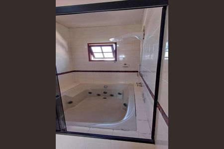 Casa para alugar com 248m², 5 quartos e 1 vaga Casa para alugar com 248m², 5 quartos e 1 vagaBanheiro da Suíte