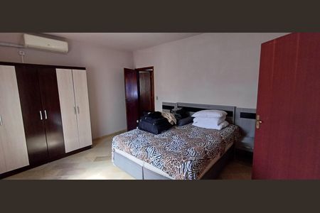 Casa para alugar com 248m², 5 quartos e 1 vaga Casa para alugar com 248m², 5 quartos e 1 vagaQuarto 2