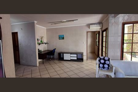 Casa para alugar com 248m², 5 quartos e 1 vaga Casa para alugar com 248m², 5 quartos e 1 vagaSala