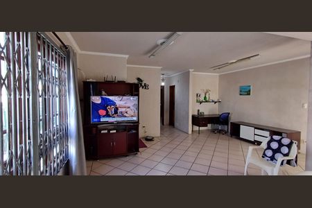 Casa para alugar com 248m², 5 quartos e 1 vaga Casa para alugar com 248m², 5 quartos e 1 vagaSala