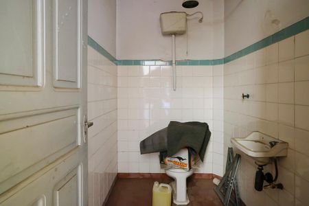 Casa à venda com 250m², 6 quartos e 2 vagasBanheiro de serviço