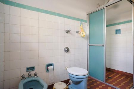 Casa à venda com 250m², 6 quartos e 2 vagasBanheiro 2