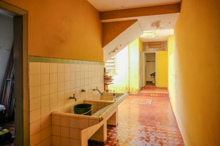 Casa à venda com 250m², 6 quartos e 2 vagasÁrea de serviço