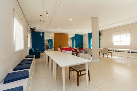 Apartamento para alugar com 38m², 2 quartos e sem vagaÁrea comum - Salão de festas
