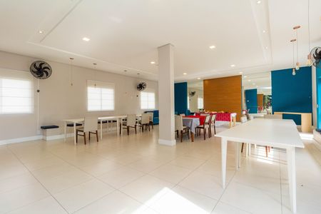 Apartamento para alugar com 38m², 2 quartos e sem vagaÁrea comum - Salão de festas