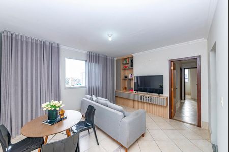 Apartamento à venda com 81m², 3 quartos e 1 vaga Apartamento à venda com 81m², 3 quartos e 1 vagaSala