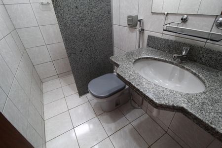 Apartamento para alugar com 50m², 2 quartos e 1 vagaBanheiro Social