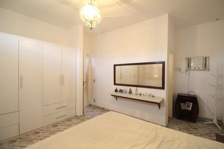 Casa de condomínio à venda com 207m², 7 quartos e 1 vagaSuíte