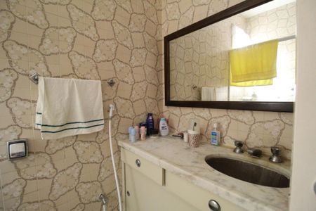 Casa de condomínio à venda com 207m², 7 quartos e 1 vagaBanheiro social