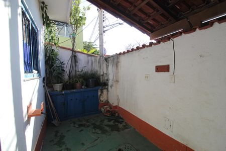 Casa de condomínio à venda com 207m², 7 quartos e 1 vagaQuintal