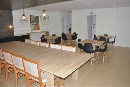 Apartamento para alugar com 64m², 2 quartos e 1 vagaÁrea comum - Salão de festas