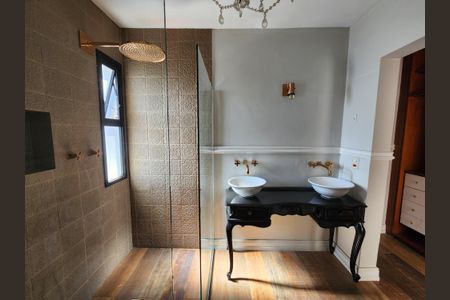 Apartamento à venda com 300m², 3 quartos e 4 vagasBanheiro da Suíte 1