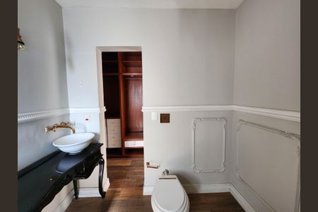 Apartamento à venda com 300m², 3 quartos e 4 vagasBanheiro da Suíte 1