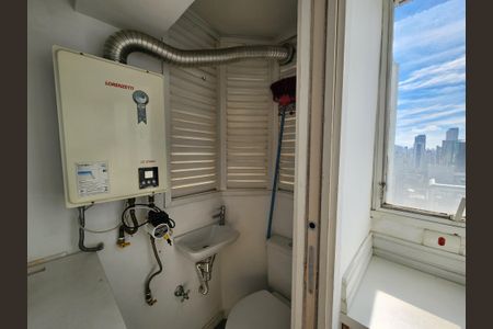 Apartamento à venda com 300m², 3 quartos e 4 vagasBanheiro de serviço