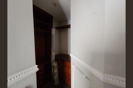 Apartamento à venda com 300m², 3 quartos e 4 vagasCloset da suíte 1