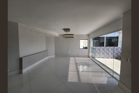 Apartamento à venda com 300m², 3 quartos e 4 vagasSala