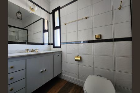 Apartamento à venda com 300m², 3 quartos e 4 vagasBanheiro da Suíte 3