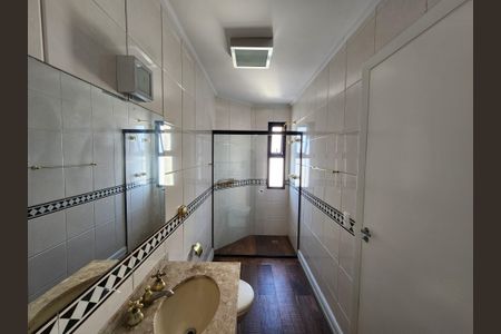Apartamento à venda com 300m², 3 quartos e 4 vagasBanheiro da Suíte 2