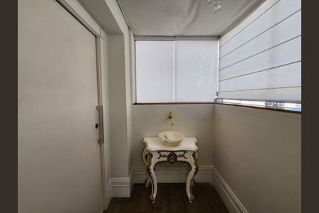 Apartamento à venda com 300m², 3 quartos e 4 vagasLavabo