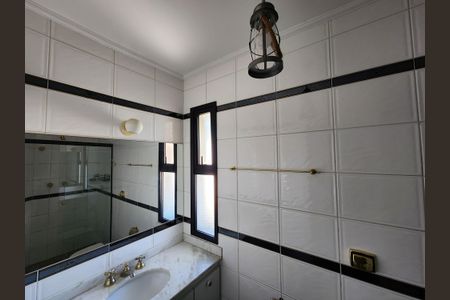 Apartamento à venda com 300m², 3 quartos e 4 vagasBanheiro da Suíte 3