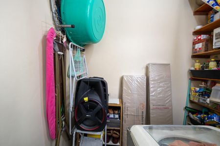 Apartamento à venda com 79m², 2 quartos e sem vaga Apartamento à venda com 79m², 2 quartos e sem vagaQuarto de Serviço