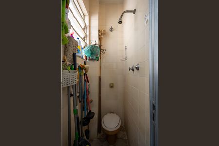 Apartamento à venda com 79m², 2 quartos e sem vaga Apartamento à venda com 79m², 2 quartos e sem vagaBanheiro de Serviço