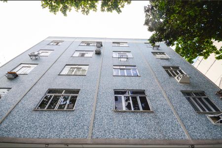 Apartamento para alugar com 75m², 3 quartos e 1 vaga Apartamento para alugar com 75m², 3 quartos e 1 vagaFachada