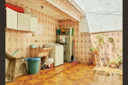 Casa à venda com 100m², 2 quartos e 2 vagas Casa à venda com 100m², 2 quartos e 2 vagasQuintal e Área de serviço