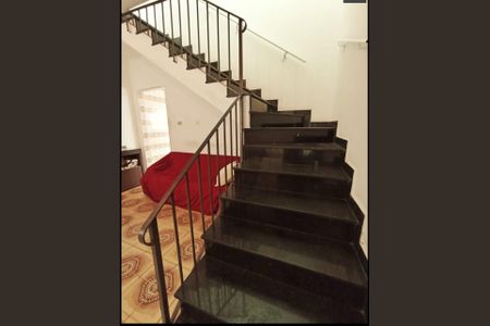 Casa à venda com 100m², 2 quartos e 2 vagas Casa à venda com 100m², 2 quartos e 2 vagasSala