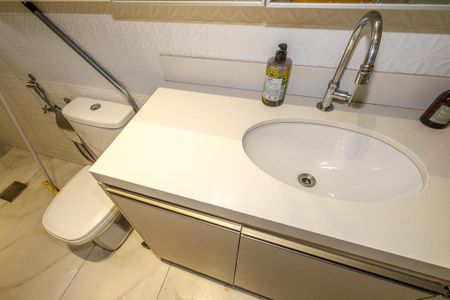 Apartamento à venda com 93m², 3 quartos e 2 vagas Apartamento à venda com 93m², 3 quartos e 2 vagasBanheiro