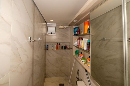 Apartamento à venda com 93m², 3 quartos e 2 vagas Apartamento à venda com 93m², 3 quartos e 2 vagasBanheiro