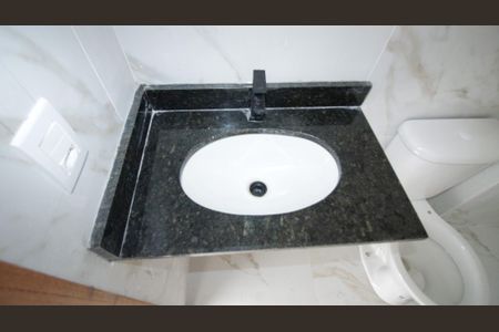 Casa à venda com 140m², 3 quartos e 2 vagasBanheiro 2