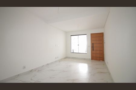 Casa à venda com 140m², 3 quartos e 2 vagasSala