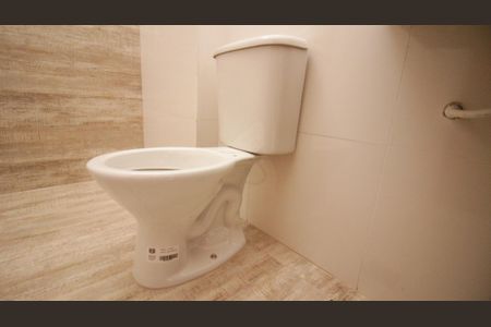 Casa à venda com 140m², 3 quartos e 2 vagasBanheiro Suíte 