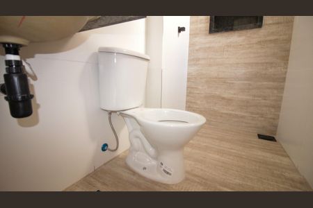 Casa à venda com 140m², 3 quartos e 2 vagasBanheiro 1