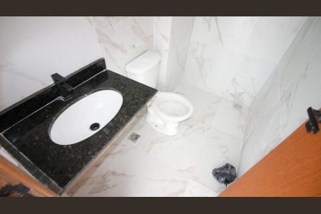 Casa à venda com 140m², 3 quartos e 2 vagasBanheiro 2