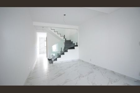 Casa à venda com 140m², 3 quartos e 2 vagasSala